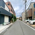 1坪タイプの心地のいい浴室は、足を伸ばしてくつろげるゆとりある広さ。1日の疲れを癒し、単なる習慣から特別な憩い時間へと変えてくれます。 雨の日に活躍する浴室乾燥機付き。