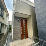 1坪タイプの心地のいい浴室は、足を伸ばしてくつろげるゆとりある広さ。1日の疲れを癒し、単なる習慣から特別な憩い時間へと変えてくれます。 雨の日に活躍する浴室乾燥機付き。