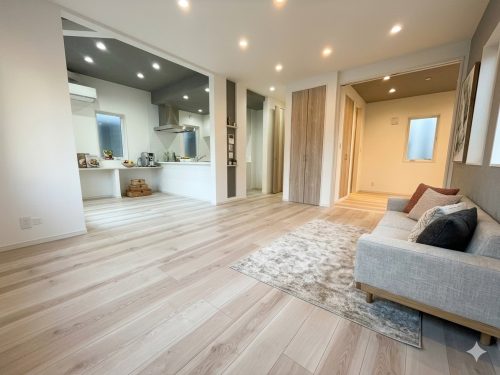 画像：18帖超えの開放感あるLDK♪。