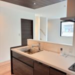 セブンイレブンまで300m/徒歩4分