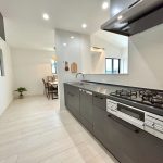 尾久八幡中学校まで1100ｍ