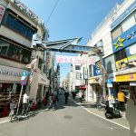 「2024年 世界で最もクールな街」に選出された学芸大学エリア!(※日本で唯一ランクイン)飲食店や日用品店など、多彩なお店が立ち並び、活気と温かみのある商店街が、暮らしに彩りを与えてくれます。